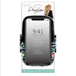 Jessica Simpson Armband Cell Phone Holder Animal Print